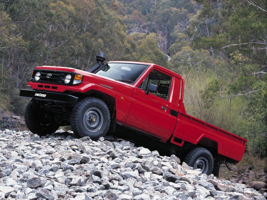  Toyota Land Cruiser 70 Pickup 1999 года  (фото 5 из 10)